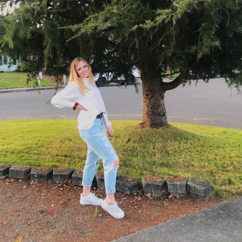 Meet your Posher, Ella